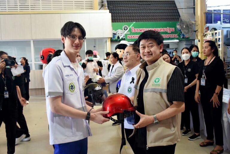 โรงพยาบาลนครปฐม จัดกิจกรรมร่วมใจรณรงค์ขับขี่ปลอดภัย ลดความเร็ว ลดอุบัติเหตุ ในช่วงเทศกาลปีใหม่ 2569